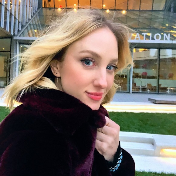 Meet your Posher, Melanie - Picture 1 of 1